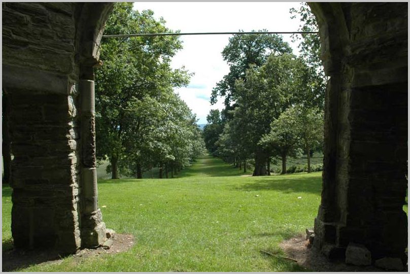 Avenue from 3 Arches