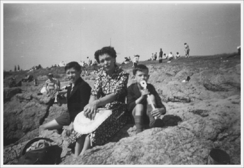 Doug, Mum and Pat